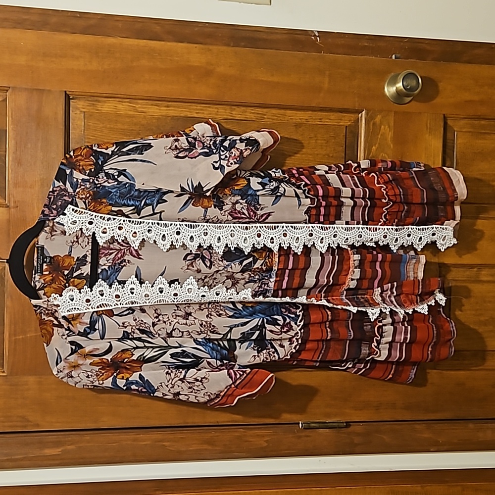 Signature Studio Kimono/ Cover Up  Floral Rose's 1x boho